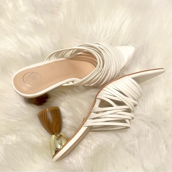 Sandal shoes - Picture 2 of 3